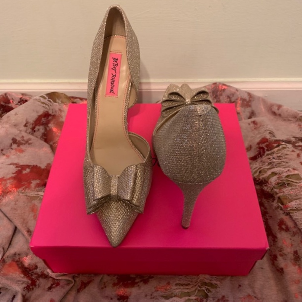 Besty Johnson Prince Gold Bow Shoe